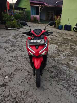 Jual bekas jual vario led new 125cc 2018 surat lengkap,lokasi di Ciledug
