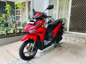 Jual bekas Km 600 1 Bulan Pakai Honda Vario 125 CBS ISS Keyless Merah Mulus 99,lokasi di Cilandak