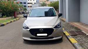 Jual bekas Km19rb mazda2 mazda 2 gt skyactive sedan 2022 pakai 2023 silver,lokasi di 