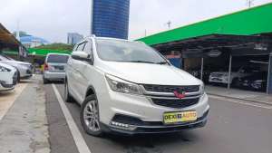 Jual bekas KM40000WULING CORTEZ 1.5ST LUX 2021 NIK 2020 ISTIMEWA KMRENDAH,lokasi di 