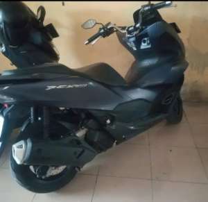Jual bekas Lagi BU butuh uang jual PCX ABS 2024 pemakaian pribadi,lokasi di Balikpapan Selatan