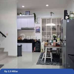 Langka Banget Rumah Di Green Lake City Cluster West Europe, Luas 90, 4 Kt, Shm , tersedia melalui melalui situs Rumah123