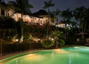 Leasehold Luxury 4000sqm Kediri Villa at Tabanan lokasi di ",
          price: `150480000000`,
          currency: `IDR`
    };


    let pageData = {
        viewPhoneModalField: , tersedia melalui melalui situs Lamudi