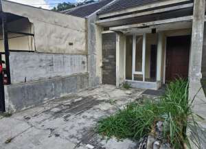 Lelang rumah kompleks imperial ciwastra bandung lokasi di ",
          price: `201600000`,
          currency: `IDR`
    };


    let pageData = {
        viewPhoneModalField: , tersedia melalui melalui situs Lamudi