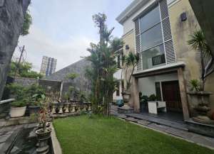 LELANG SUPER MURAH HARGA 3545 DI BAWAH PASARANLELANG RUMAH MEWAH SHM0 Jalan Raya Kertajaya Indah lokasi di manyar-sabrangan, tersedia melalui melalui situs Lamudi