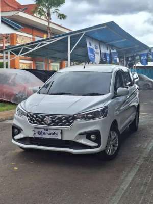Jual bekas Like New - Suzuki Ertiga 1.5 GL Bensin AT 2023 Putih,lokasi di 