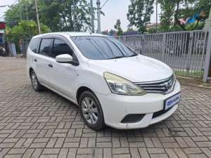 Jual bekas LOW DP Nissan Grand livina 1.5 SV Bensin-AT 2014 3FW,lokasi di 