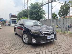 Jual bekas LOW DP Toyota Camry 2.5 Hybrid-AT 2012 UBJ,lokasi di 