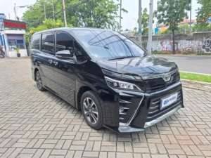Jual bekas LOW DP Toyota Voxy 2.0 Bensin-AT 2020 TRB,lokasi di 