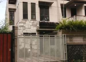 MEWAH Disewakan Rumah Luas 150 Grand Depok City Kav BRI Depok lokasi di ",
          price: `55000000`,
          currency: `IDR`
    };


    let pageData = {
        viewPhoneModalField: , tersedia melalui melalui situs Lamudi