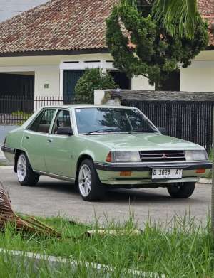 Jual bekas Mitsubishi Galant 1.6 GL 1982 Hijau Rare,lokasi di 