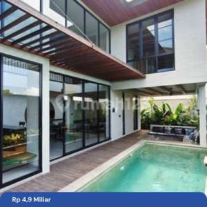 Modern Industrial Style Di Ungasan Jimbaran ..6 Menit Ke Raya Uluwatu Dan 9 Menit Ke Pantai Karma Kandara , tersedia melalui melalui situs Rumah123