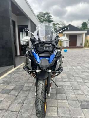 Jual bekas Motor BMW GS K51 1250 Putih Biru R1250 GS,lokasi di Kaduhejo