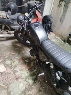 Jual bekas Motor costum basic Byson karbu 150cc,lokasi di Tanah Abang