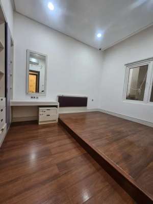 MURAH, RUMAH CANTIK, CAMAR INDAH PIK, 3 LANTAI, SEMI FURNISH, SHM lokasi di Pantai Indah Kapuk, tersedia melalui melalui situs Olx