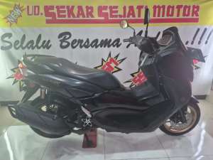 Jual bekas New Nmax vva bluecore keyless 2022 plat L,lokasi di Wonokromo
