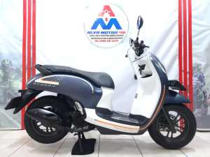 Jual bekas NEW SCOOPY FASHION TH 2023 KAYA BARU LOW KM 9 RB PLAT JAKSEL PANJANG,lokasi di Pasar Minggu