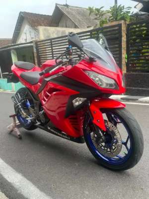 Jual bekas Ninja 250 fi injeksi tahun 2014 surat2 lengkap stnk bpkb,lokasi di Manyaran