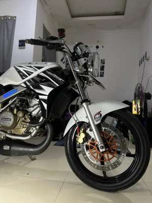 Jual bekas Ninja r downgrade ss albino 2014,lokasi di Bojonggede
