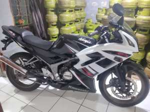 Jual bekas Ninja Rr New 2015 LE,lokasi di Tangerang