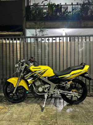 Jual bekas Ninja SS 2013 asli kuning,lokasi di Sukmajaya