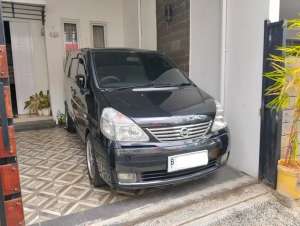 Jual bekas Nissan Serena BU HWS 2007 C24 pajak panjang Nego ditempat,lokasi di 