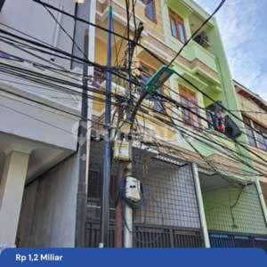 o Dijual Rumah Jelambar , tersedia melalui melalui situs Rumah123