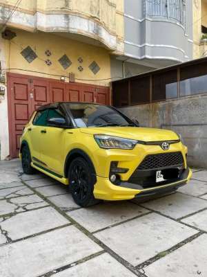 Jual bekas ORI Toyota Raize 1.0 Turbo GR Sport Two Tone CVT 2023,lokasi di 