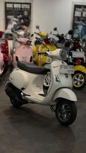 Jual bekas PIAGGIO VESPA MATIC LX 125 IGET FACELIFT 2023,lokasi di Setia Budi