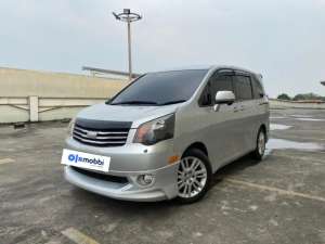 Jual bekas PROMO Toyota Nav1 2.0 Luxury V Bensin-AT 2013 KGW,lokasi di 
