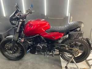 Jual bekas Pulsar 220 custom scrambler,lokasi di Pinang (Penang)