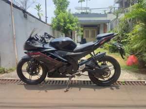 Jual bekas R15 V2 TAHUN 2016 MURMER,lokasi di Pondok Aren