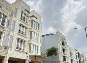 Ruko 3 Lantai cuma 2 man di Kota Harapan Indah lokasi di kaliabang-tengah, tersedia melalui melalui situs Lamudi