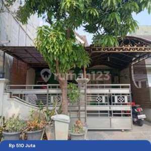 Rumah 1 Lt Strategis Dekat Summarecon Mall Bekasi Dibantu KPR J37608 , tersedia melalui melalui situs Rumah123