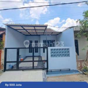 Rumah 16 Menit ke Mall Paradise Walk Serpong Dibantu KPR J-37095 , tersedia melalui melalui situs Rumah123