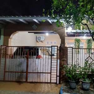 rumah 1lt pondok Candra dkt Surabaya 700 jt an lokasi di Waru, tersedia melalui melalui situs Olx