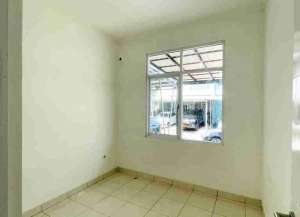 RUMAH 2 LANTAI CANTIK TERAWAT DI SERPONG LAGOON SETU TANGSEL lokasi di ",
          price: `980000000`,
          currency: `IDR`
    };


    let pageData = {
        viewPhoneModalField: , tersedia melalui melalui situs Lamudi