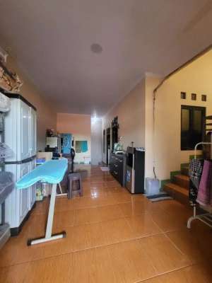 Rumah 2 lantai di kelapa dua dekat islamic dan gading serpong lokasi di Karawaci, tersedia melalui melalui situs Olx