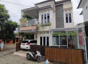 RUMAH 2 LANTAI DI SAKHA RESIDENCE, PURWOMARTANI, KALASAN, SLEMAN lokasi di kalasan, tersedia melalui melalui situs Lamudi