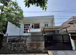 Rumah 2 Lantai Perumahan Kelapa Dua Kebon Jeruk Jakarta Barat lokasi di kebon-jeruk, tersedia melalui melalui situs Lamudi