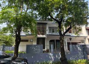 Rumah 2 LantaiSiap Huni diBintaro Jaya Sektor 6 -Tangerang Selatan lokasi di pondok-aren, tersedia melalui melalui situs Lamudi