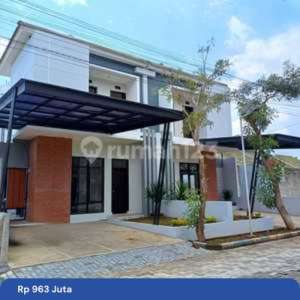 Rumah 2 lantai siap huni di pusat kota Cicalengka Bandung timur , tersedia melalui melalui situs Rumah123