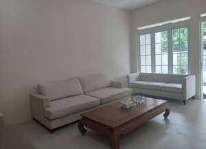 Rumah 2 Lantai Siap Huni di Komplek Pasir Pogor Ciwastra Margacinta lokasi di ",
          price: `1100000000`,
          currency: `IDR`
    };


    let pageData = {
        viewPhoneModalField: , tersedia melalui melalui situs Lamudi