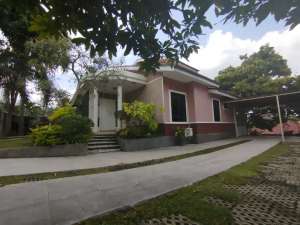 Rumah 2 lantai, suasana villa. Rumbai Pekanbaru. lokasi di Rumbai Pesisir, tersedia melalui melalui situs Olx