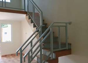 Rumah 2 lt akses mobil tangerang lokasi di cipondoh, tersedia melalui melalui situs Lamudi