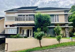 Rumah 2 Lt View Kota Pandanaran Hill Mangunharjo Tembalang lokasi di Tembalang, tersedia melalui melalui situs Olx
