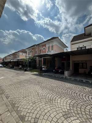 Rumah 2lt dlm komplek elit Tegalrejo lokasi di Tegalrejo, tersedia melalui melalui situs Olx