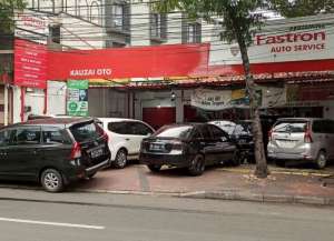 RUMAH 4 KAMAR DI PERCETAKAN NEGARA RAYA lokasi di ",
          price: `17000000000`,
          currency: `IDR`
    };


    let pageData = {
        viewPhoneModalField: , tersedia melalui melalui situs Lamudi