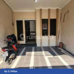 Rumah Bagus 3.5lt Strategis Tomang Jakarta Barat , tersedia melalui melalui situs Rumah123