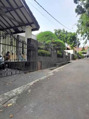 Rumah bagus di jl. Dr Supomo jakarta selatan lokasi di Pancoran, tersedia melalui melalui situs Olx